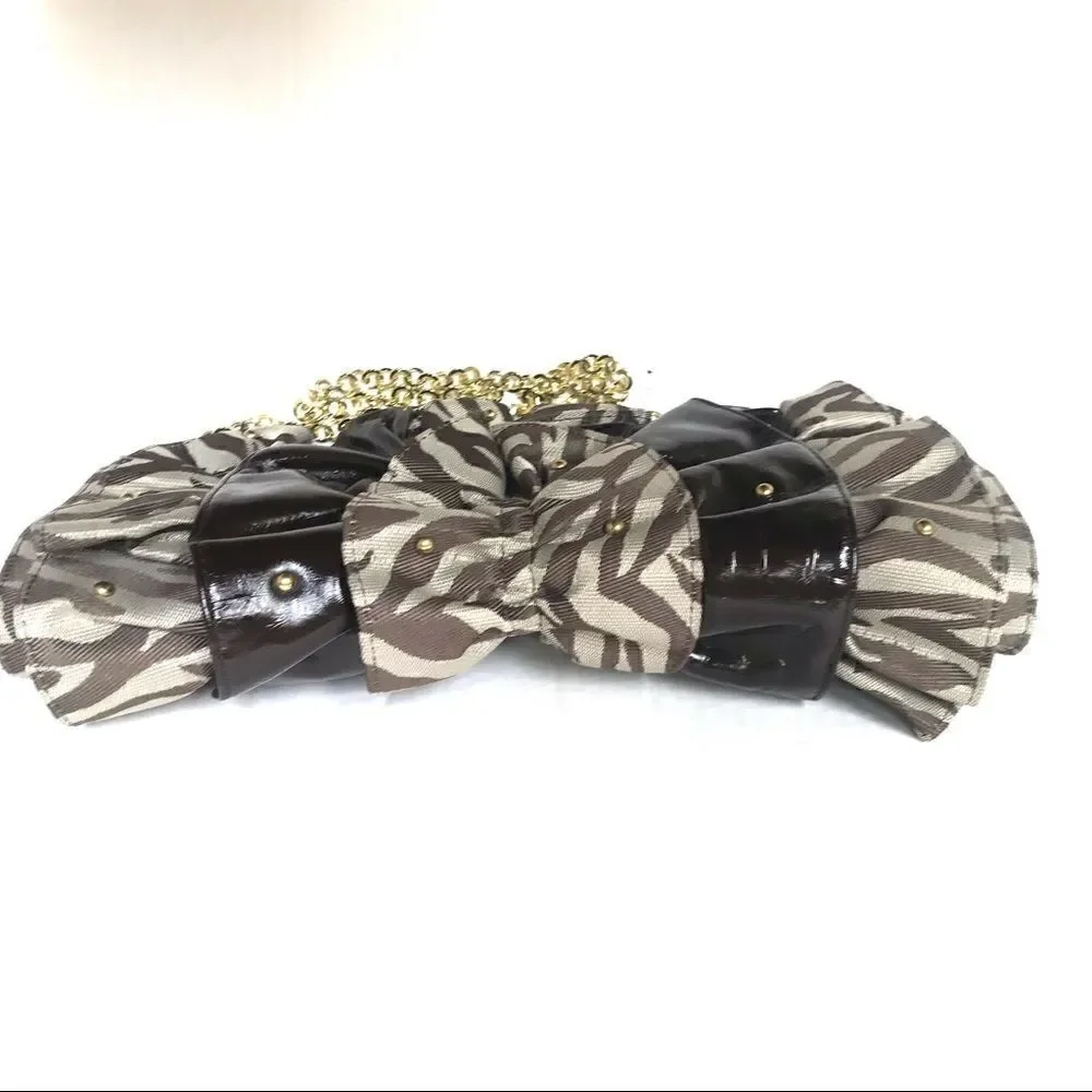 ‎Vintage Y2K Rampage zebra striped clutch chain strap detail purse
